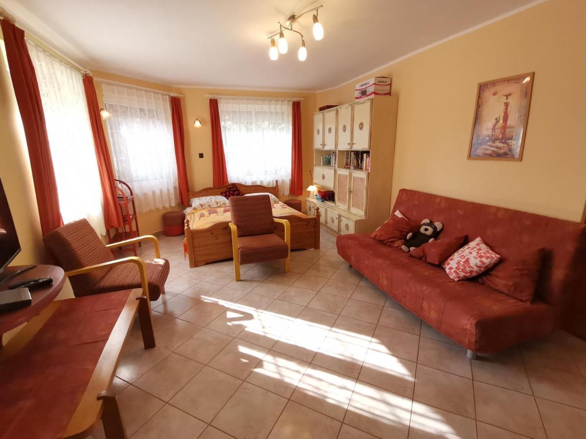 Marika Apartman Hajduszoboszlo Ngoại thất bức ảnh