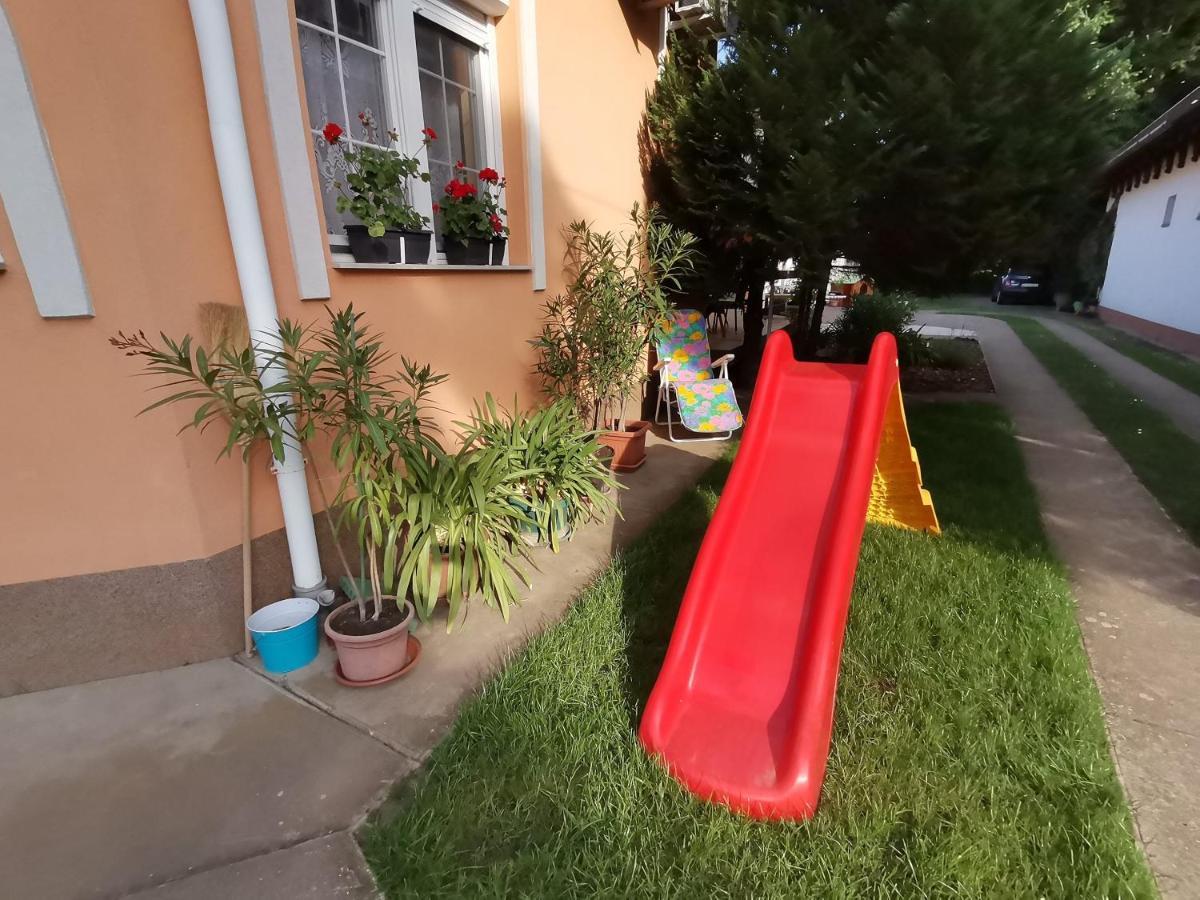 Marika Apartman Hajduszoboszlo Ngoại thất bức ảnh