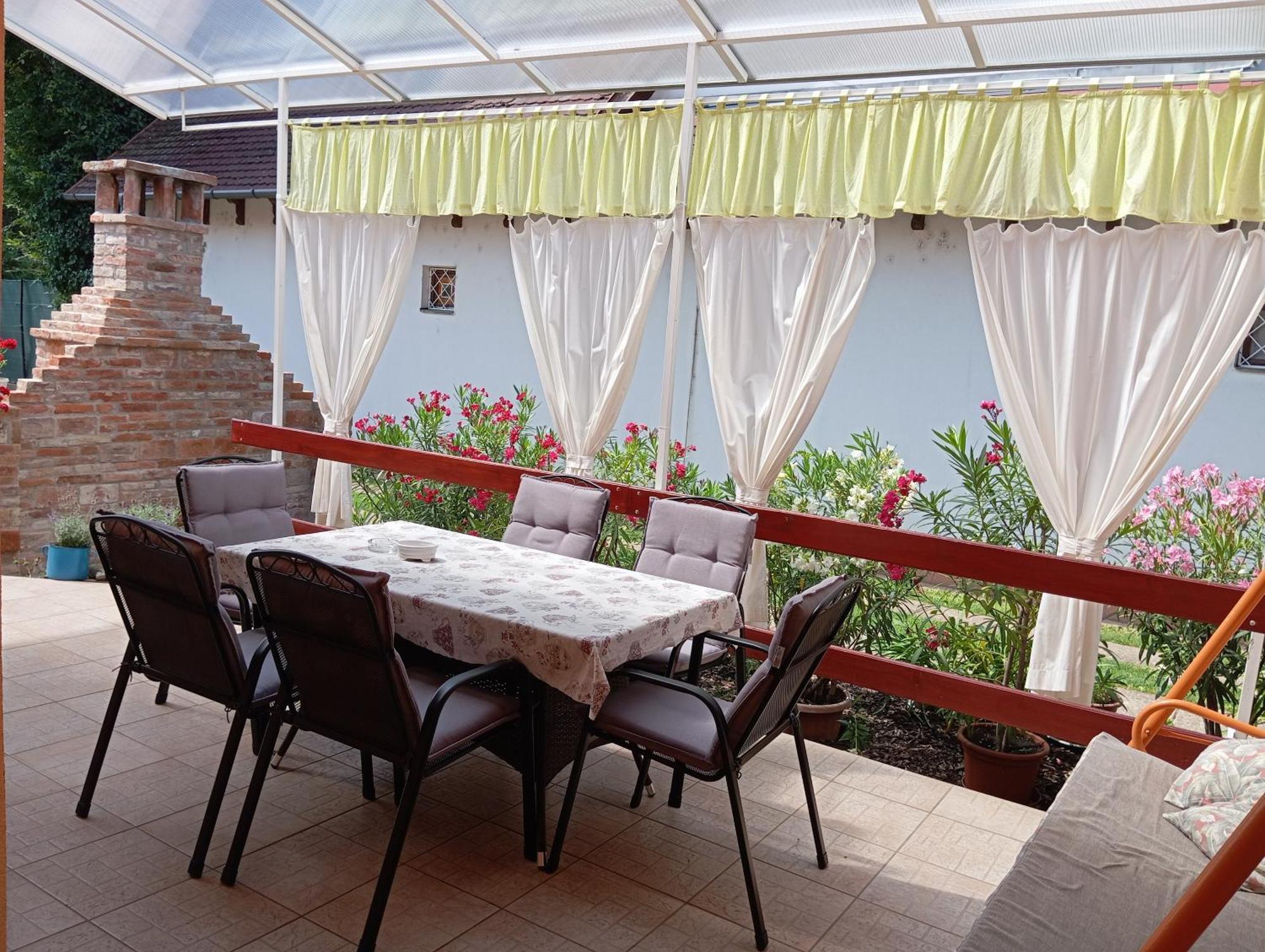 Marika Apartman Hajduszoboszlo Ngoại thất bức ảnh